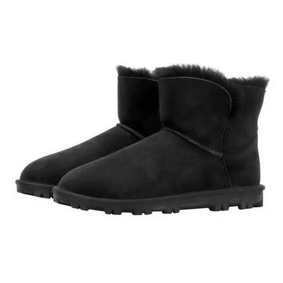 New Women's Kirkland Signature 100% Shearling Short Boot Ankle Bootie Black NIB - Picture 1 of 10
